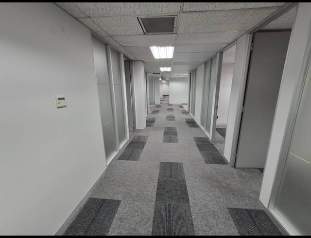 282M² OFFICE TO LET IN SUNNINGHILL
